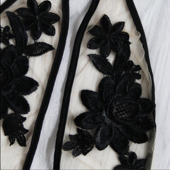 ๐HOST PICK๐ NEW BLAK FLORAL BATHING SUIT - Picture 6 of 6